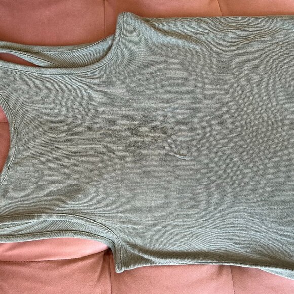 Sage green tank top - Picture 3 of 4